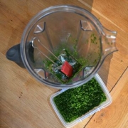 Peterselie-fijnsnijden-in-de-vitamix